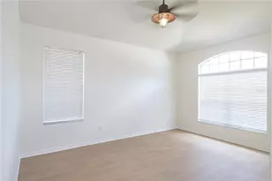 1435 Tawnyberry Ct, Trinity, FL 34655 - Photo 4
