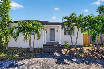 1020 49th Street S, Saint Petersburg, FL 33707 - Photo 1