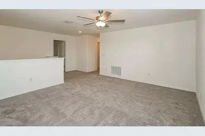 36590 Garden Wall Way, Zephyrhills, FL 33541 - Photo 16