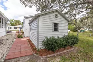 9446 Gray Fox Dr, Weeki Wachee, FL 34613 - Photo 22