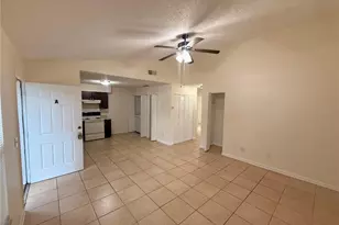 9406 N Hartts Dr, Tampa, FL 33617 - Photo 6