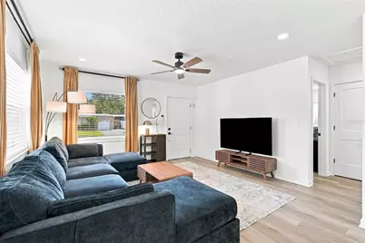 3230 Melton Street N, Saint Petersburg, FL 33704 - Photo 4