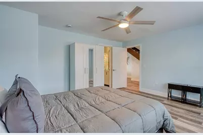 300 Bay Plz, Treasure Island, FL 33706 - Photo 44