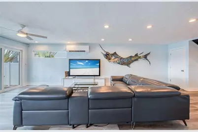 300 Bay Plz, Treasure Island, FL 33706 - Photo 12