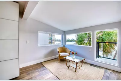 300 Bay Plz, Treasure Island, FL 33706 - Photo 32