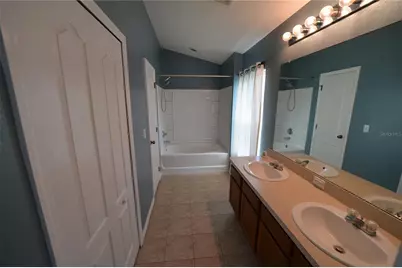 2328 Tanbark Ridge Place, Plant City, FL 33563 - Photo 16