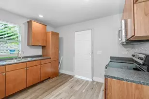 12009 Waterside Ct, Tampa, FL 33612 - Photo 16