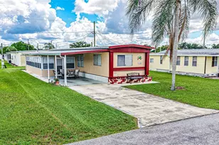 5238 Betty St, Zephyrhills, FL 33542 - Photo 1