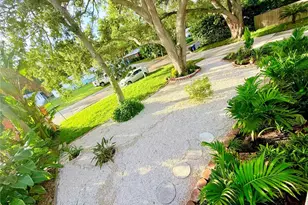 1557 Robinson Dr N, Saint Petersburg, FL 33710 - Photo 12