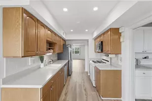 8174 Terrace Garden Dr N, Saint Petersburg, FL 33709 - Photo 12
