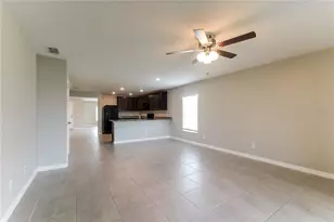 1571 Swan Lake Cir, Dundee, FL 33838 - Photo 2