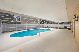 16132 Country Crossing Dr, Tampa, FL 33624 - Photo 10