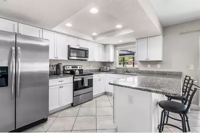 7036 13th Street E, Sarasota, FL 34243 - Photo 18