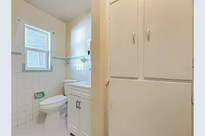 2121 10th Street S, Saint Petersburg, FL 33705 - Photo 4