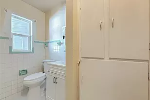 2121 10th St S, Saint Petersburg, FL 33705 - Photo 4