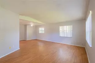 8081 28th Ave N, Saint Petersburg, FL 33710 - Photo 4