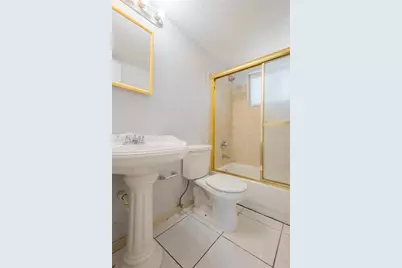 8081 28th Avenue N, Saint Petersburg, FL 33710 - Photo 16