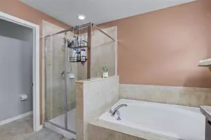 4956 Reflecting Pond Cir, Wimauma, FL 33598 - Photo 18