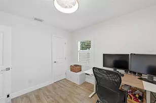 5219 S Puritan Ave, Tampa, FL 33611 - Photo 34