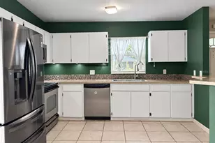 9620 N Connechusett Rd, Tampa, FL 33617 - Photo 4