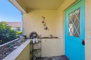 1907 Canterbury Ln, Sun City Center, FL 33573 - Photo 2