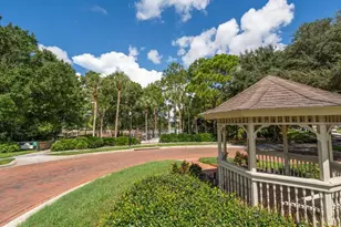 2105 Boot Lake Cir, Tampa, FL 33612 - Photo 32