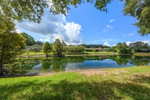 2105 Boot Lake Cir, Tampa, FL 33612 - Photo 36