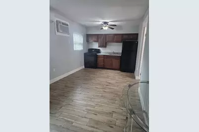2807 41st Avenue N #4, Saint Petersburg, FL 33714 - Photo 4