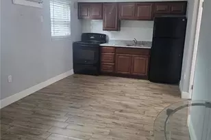 2807 41st Ave N, Saint Petersburg, FL 33714 - Photo 4