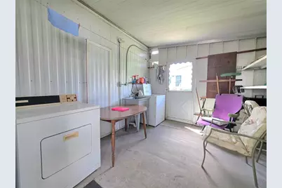 37048 Lois Avenue, Zephyrhills, FL 33542 - Photo 4