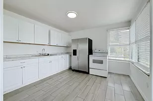 14975 1st St E, Madeira Beach, FL 33708 - Photo 10