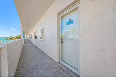285 107 Avenue #306, Treasure Island, FL 33706 - Photo 4