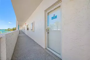 285 107th Ave, Treasure Island, FL 33706 - Photo 4