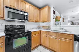 613 Wheaton Trent Pl, Tampa, FL 33619 - Photo 12