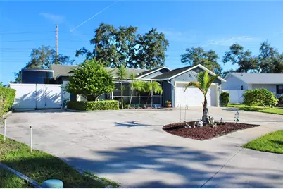 1521 Foxcroft Drive W, Palm Harbor, FL 34683 - Photo 2