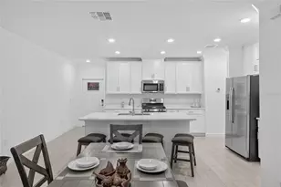 17334 Holly Wl Ave, Wimauma, FL 33598 - Photo 2