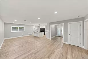 214 S Treasure Dr, Tampa, FL 33609 - Photo 12