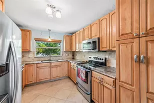 2400 S Brink Ave, Sarasota, FL 34239 - Photo 6