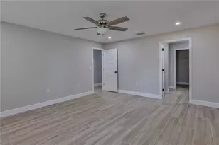 1013 13th St E, Bradenton, FL 34208 - Photo 14