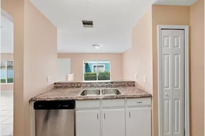 2039 Fluorshire Drive, Brandon, FL 33511 - Photo 10