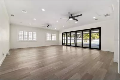 5009 W Neptune Way, Tampa, FL 33609 - Photo 10