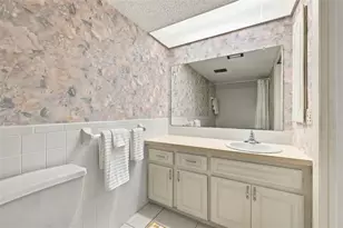 2101 Sunset Point Rd, Clearwater, FL 33765 - Photo 16