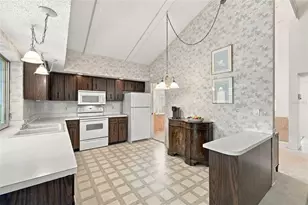 2101 Sunset Point Rd, Clearwater, FL 33765 - Photo 6