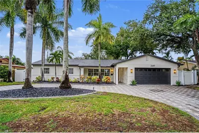 2649 64th Way N, Saint Petersburg, FL 33710 - Photo 2