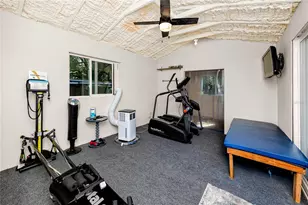 7913 Beasley Rd, Tampa, FL 33615 - Photo 32