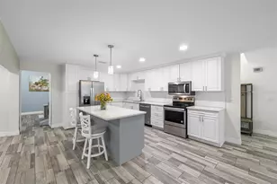 425 Wayfarer Ct, Tarpon Springs, FL 34689 - Photo 8