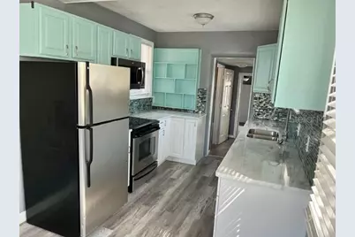 2720 Edwards Avenue S, Saint Petersburg, FL 33705 - Photo 4