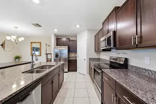 14460 English Lavender Dr, Wimauma, FL 33598 - Photo 4