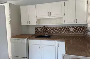 9571 83rd St, Seminole, FL 33777 - Photo 4