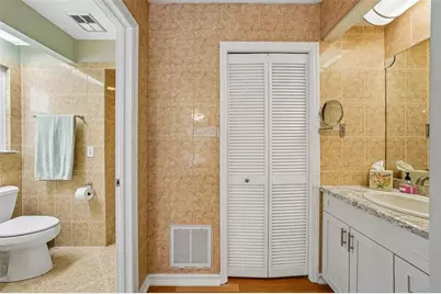 5050 Lake Valencia Boulevard W, Palm Harbor, FL 34684 - Photo 14